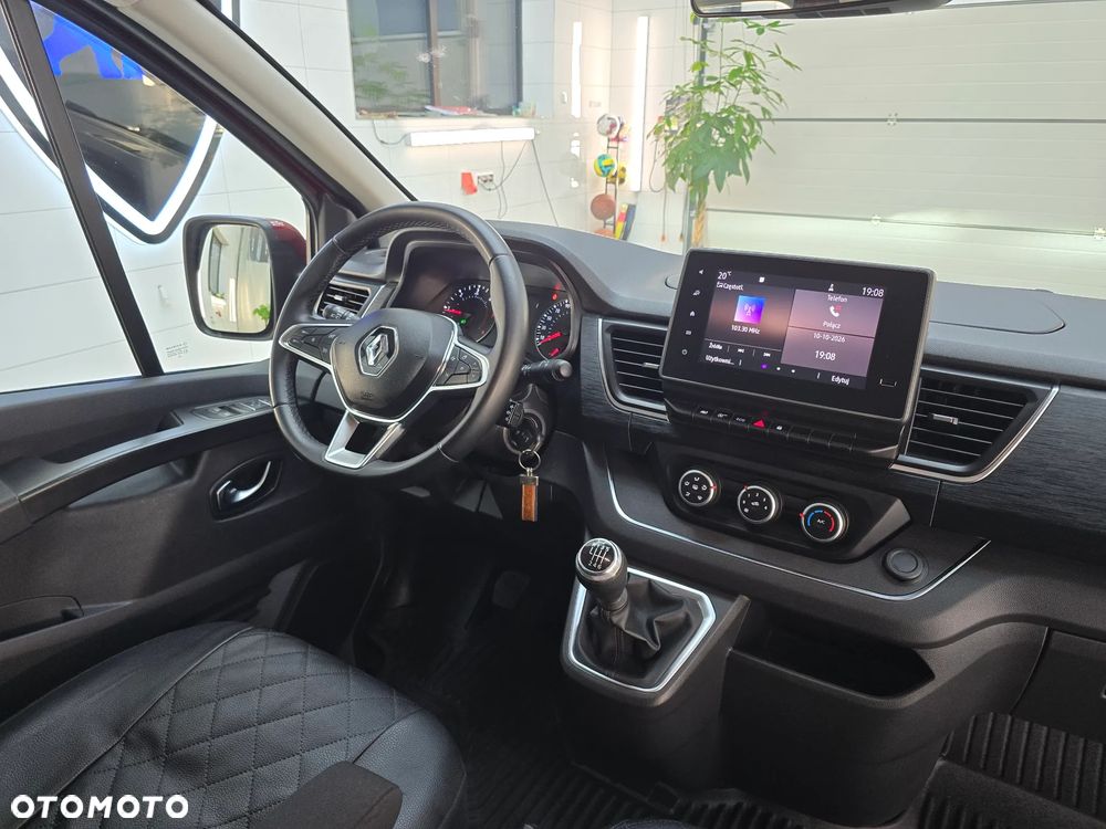 Renault Trafic 2022 photo 2