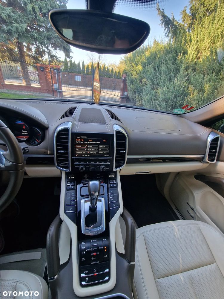 Porsche Cayenne - 13