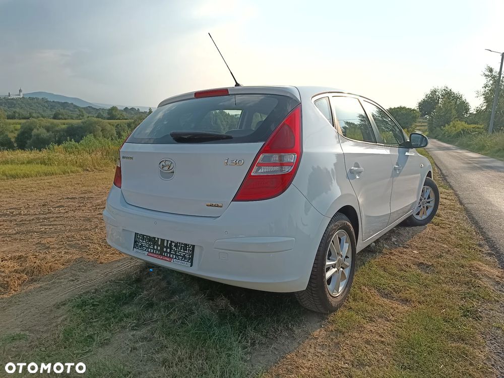 Hyundai i30 2.0 Premium - 17