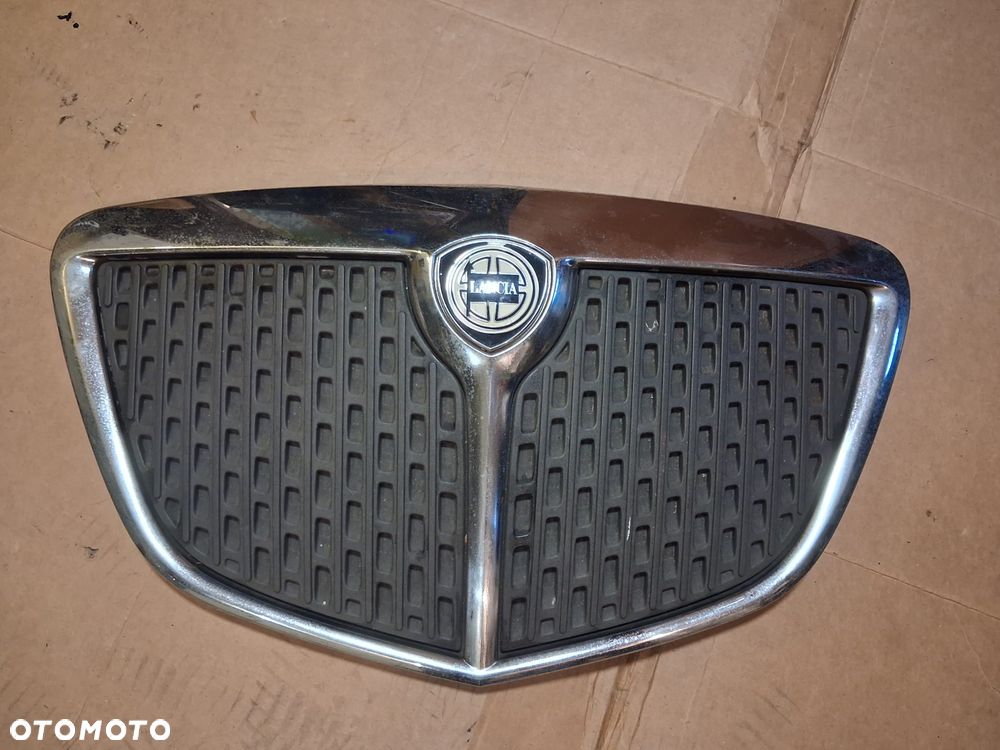 Atrapa chłodnicy LANCIA YPSILON chrom  735425960 - 1