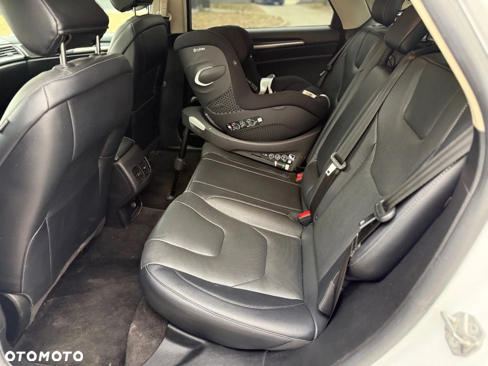 Ford Fusion - 11