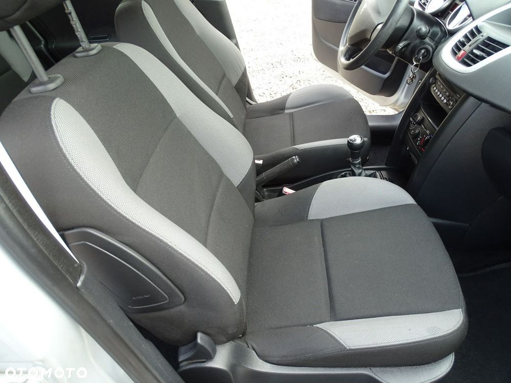 Peugeot 207 - 10
