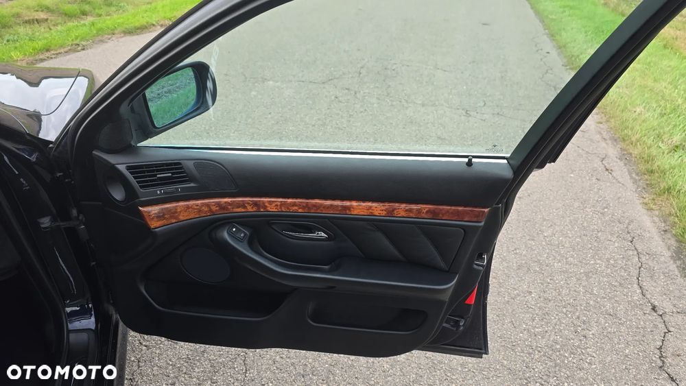 BMW Seria 5 - 23