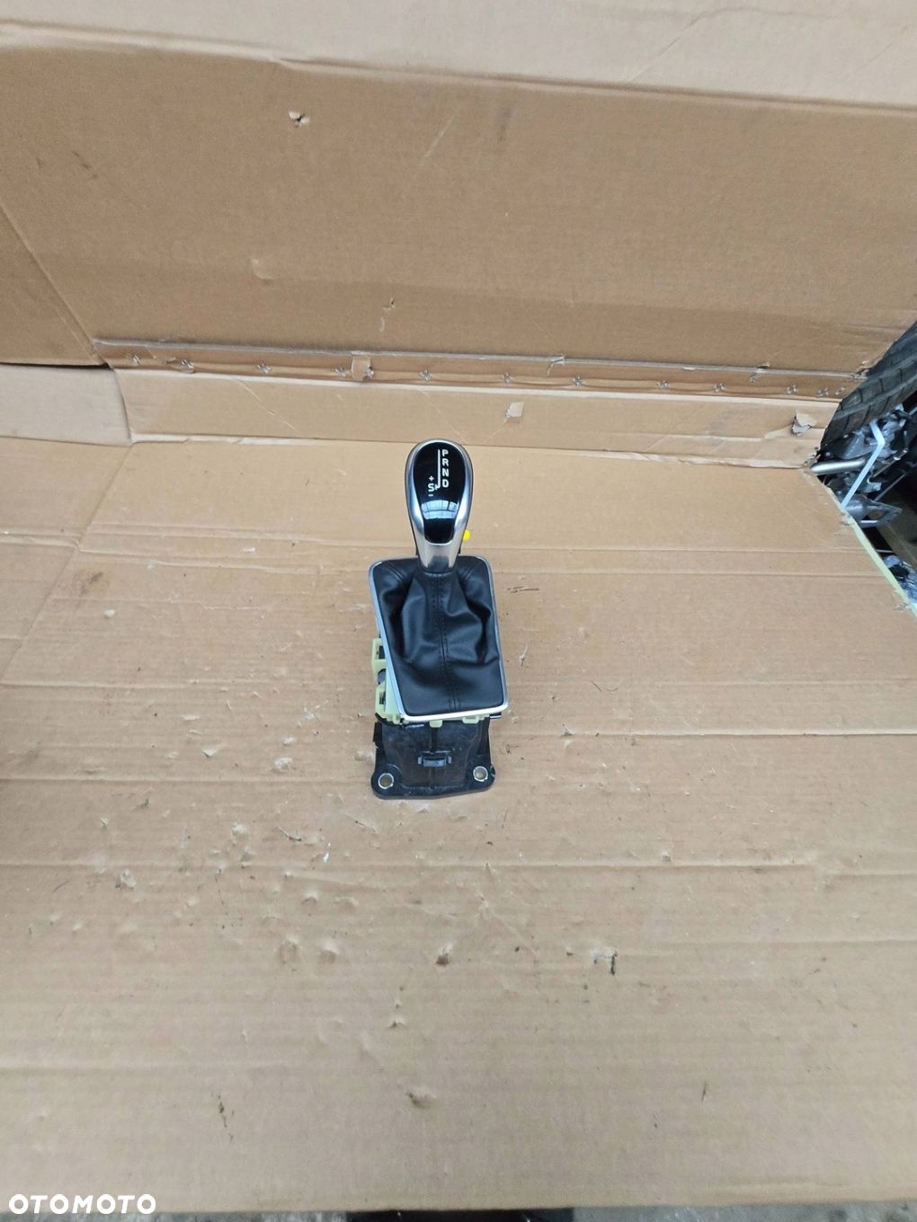 WYBIERAK LEWAREK GAŁKA ZMIANY BIEGÓW VOLVO V40 II AUTOMAT 31437818 - 1