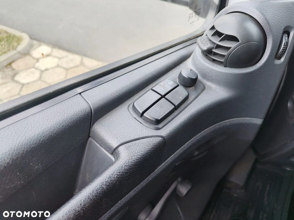 Mercedes-Benz ATEGO - 15