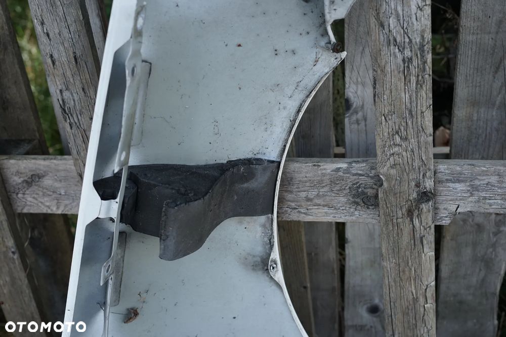 Błotnik przód przedni lewy Volkswagen Golf V Kombi LB9A - 11