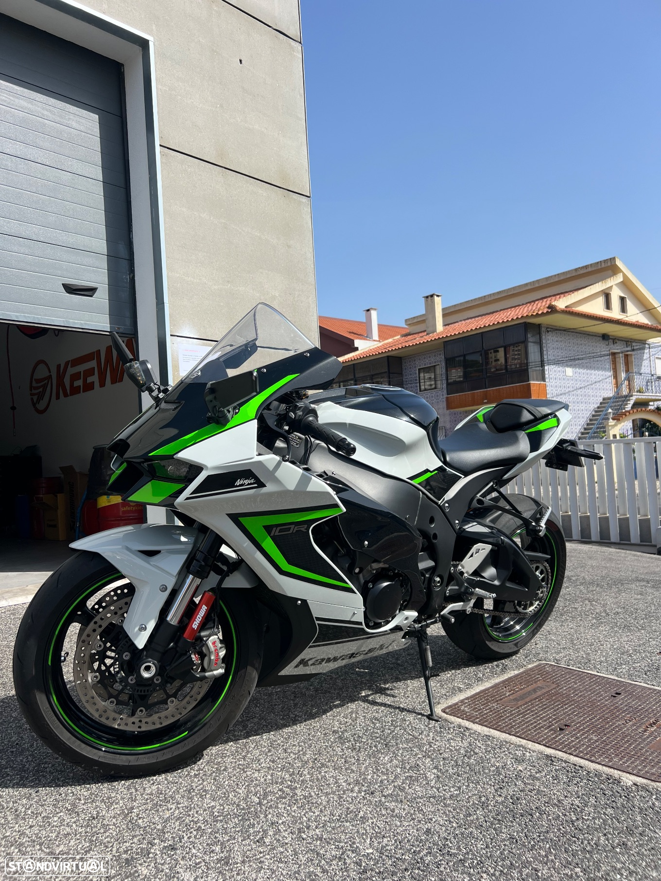 Kawasaki ZXR - 9