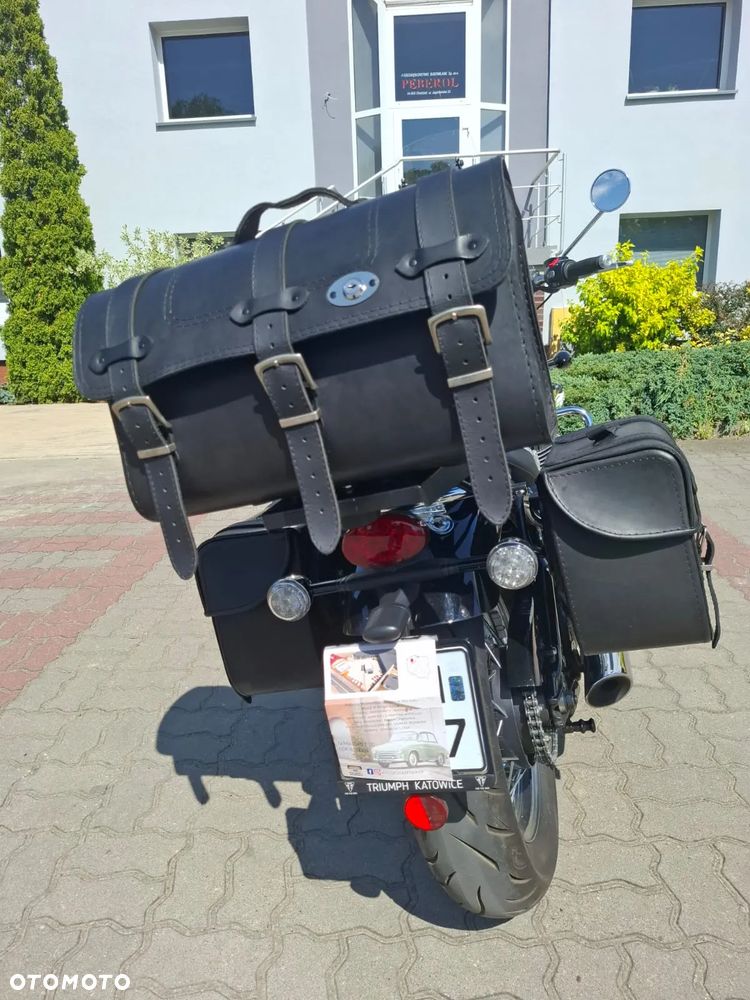 Triumph Bonneville - 6