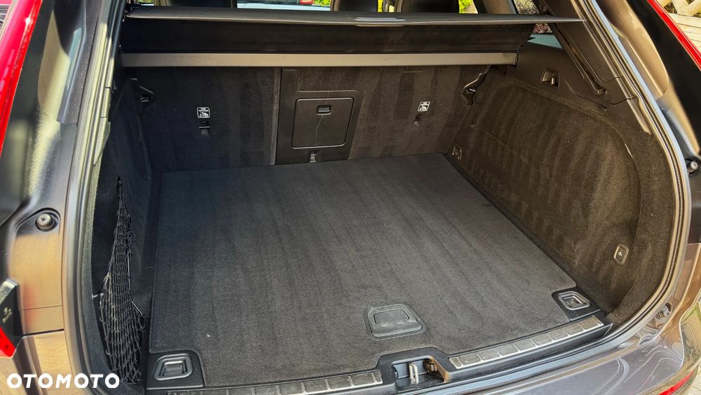 Volvo XC 60 B4 D AWD Ultimate Bright - 37