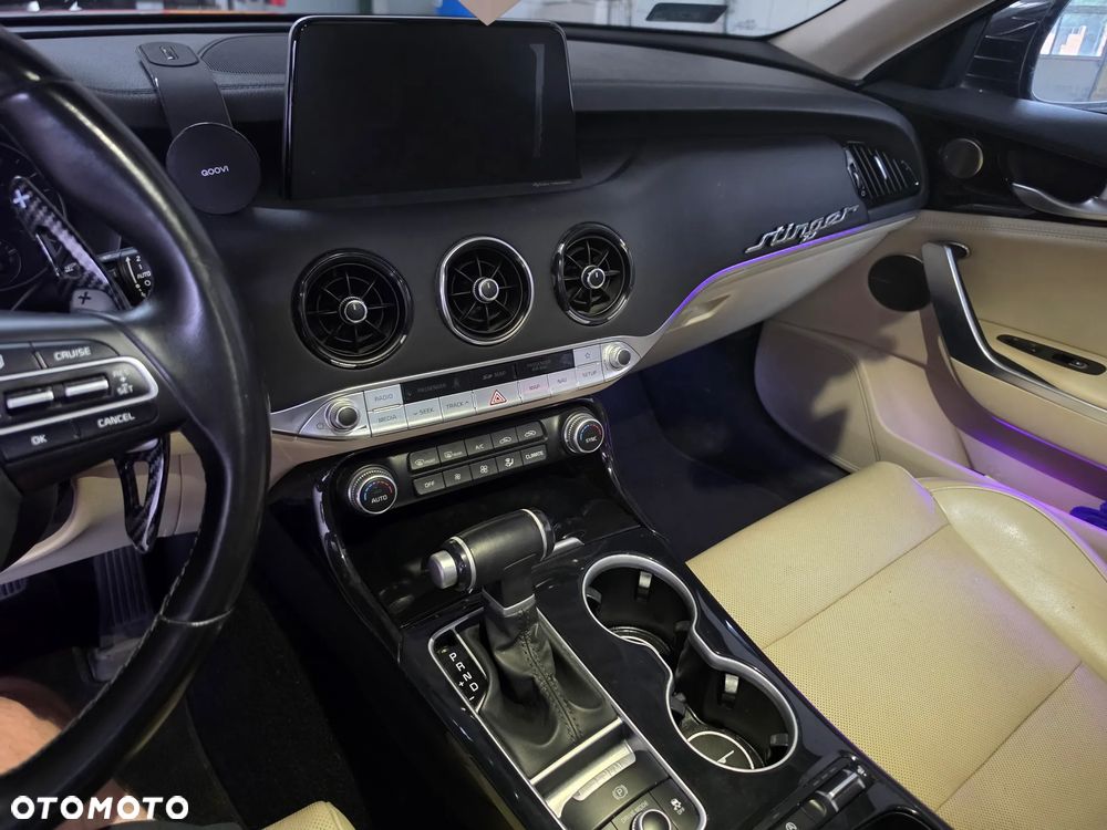 Kia Stinger 2.0 T-GDI GT Line - 13