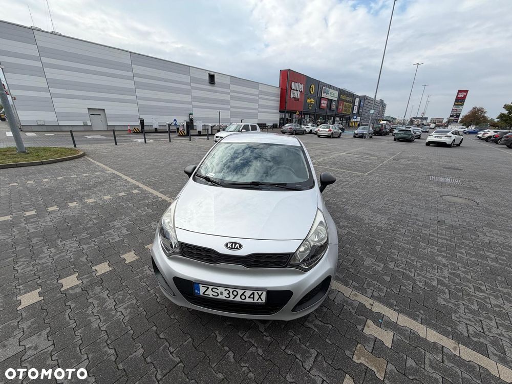 Kia Rio - 7