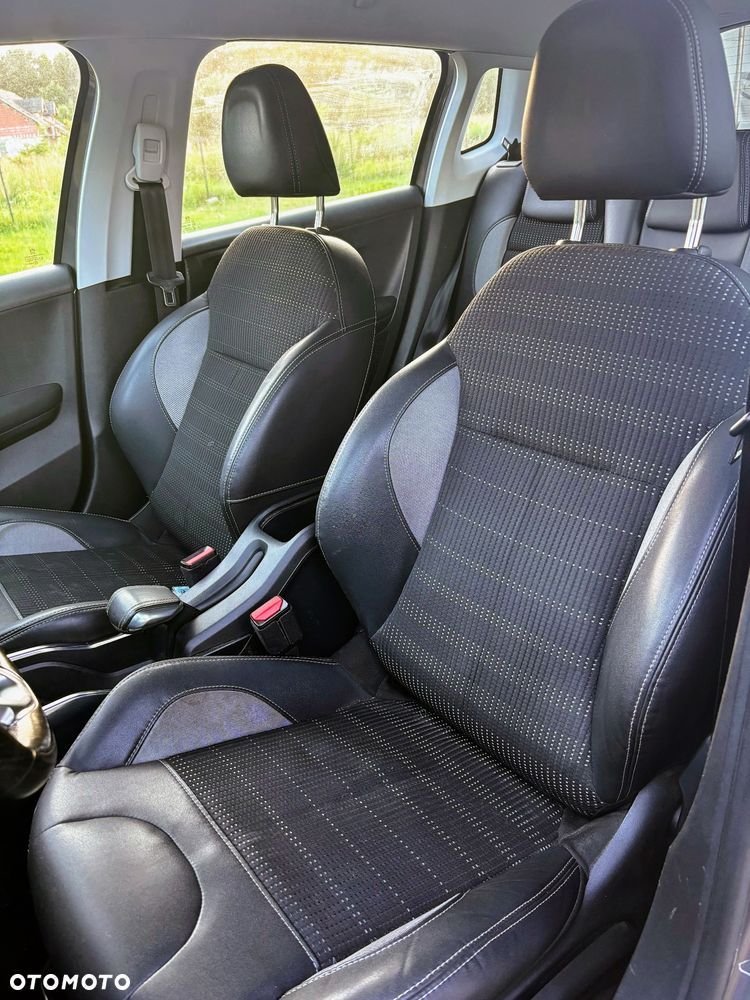 Peugeot 2008 1.6 e-HDi Allure S&S - 9