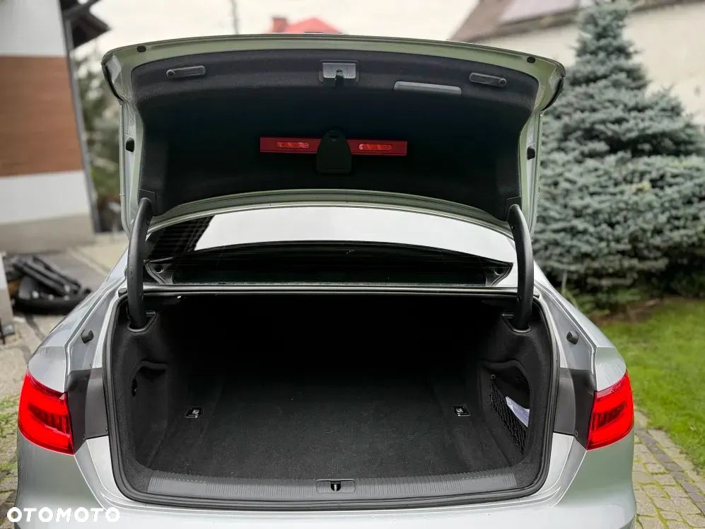 Audi A4 Limousine - 9