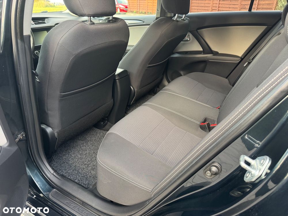 Toyota Avensis - 25