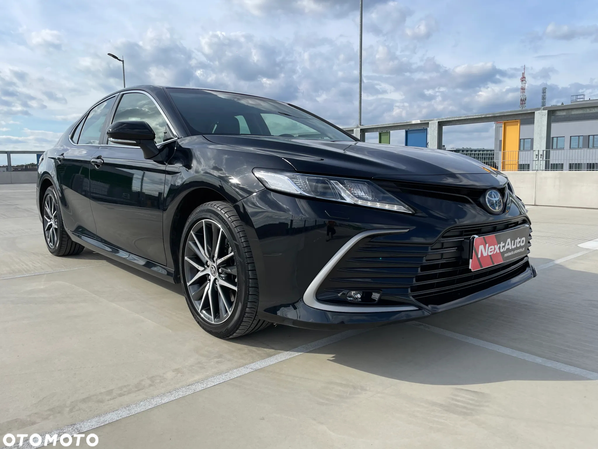 Toyota Camry 2.5 Hybrid Prestige CVT - 2