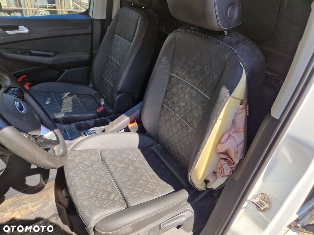Ford FT Transit Connect - 13