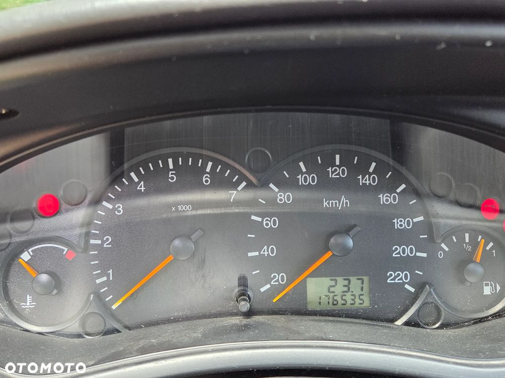 Ford Focus 1.4 Ambiente - 7