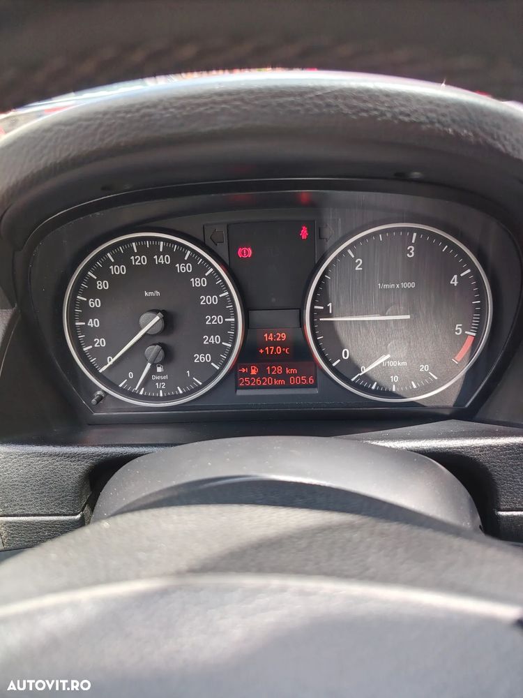 BMW X1 sDrive18d - 12