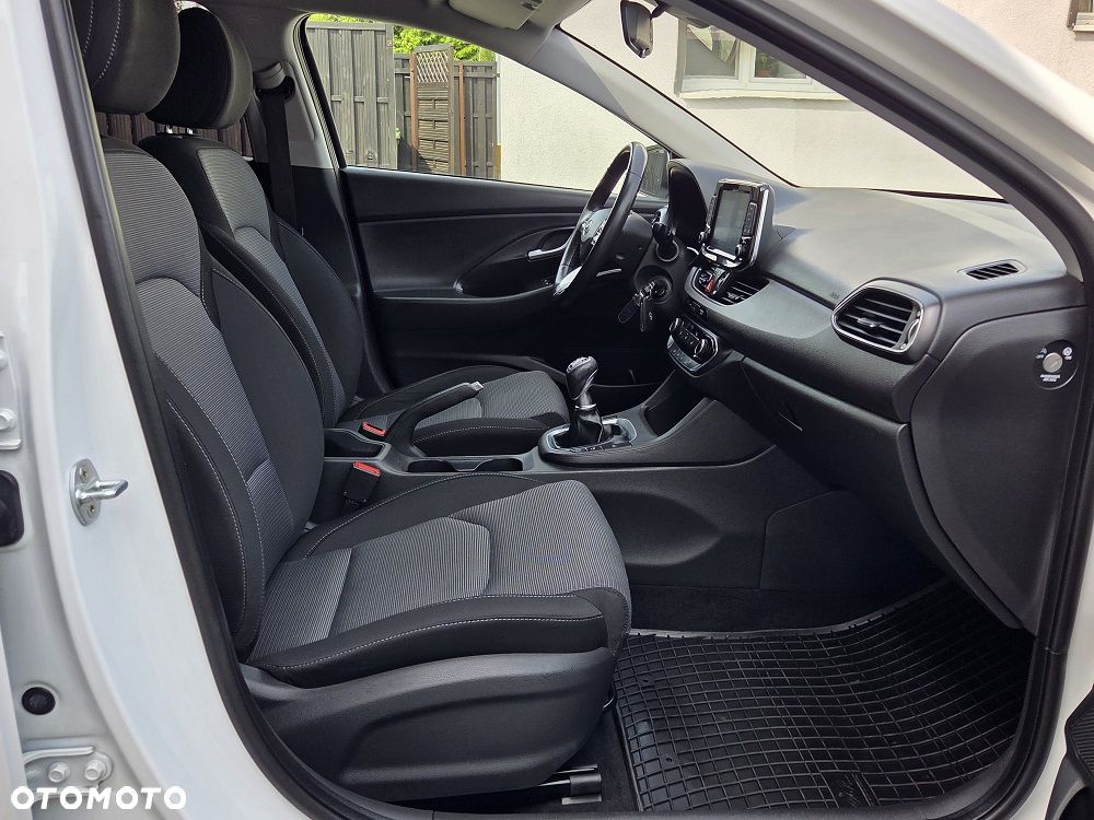 Hyundai i30 1.4 Passion - 9