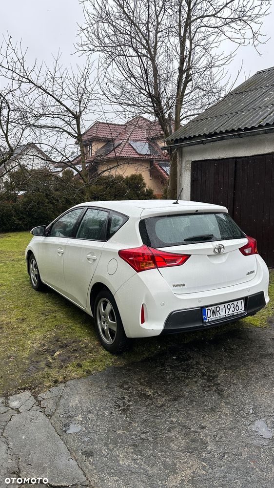 Toyota Auris 1.33 VVT-i Active - 4