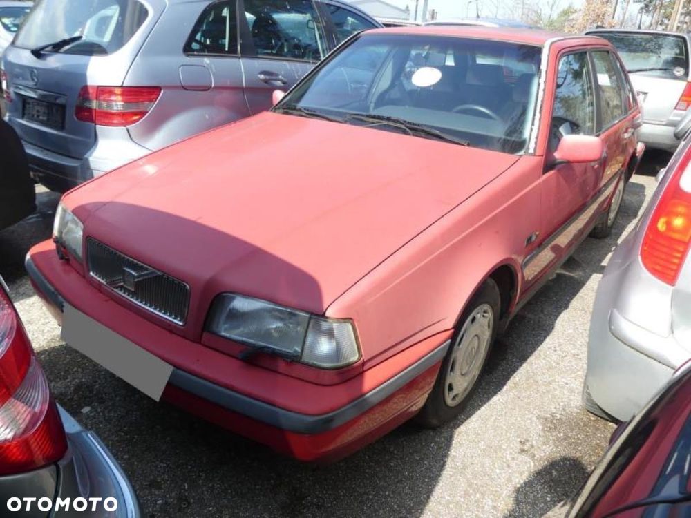 Volvo Seria 400 - 1