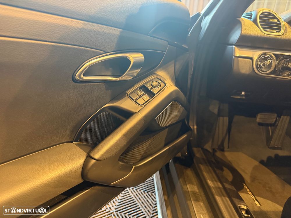 Porsche 718 Boxster 2.0 T PDK - 23