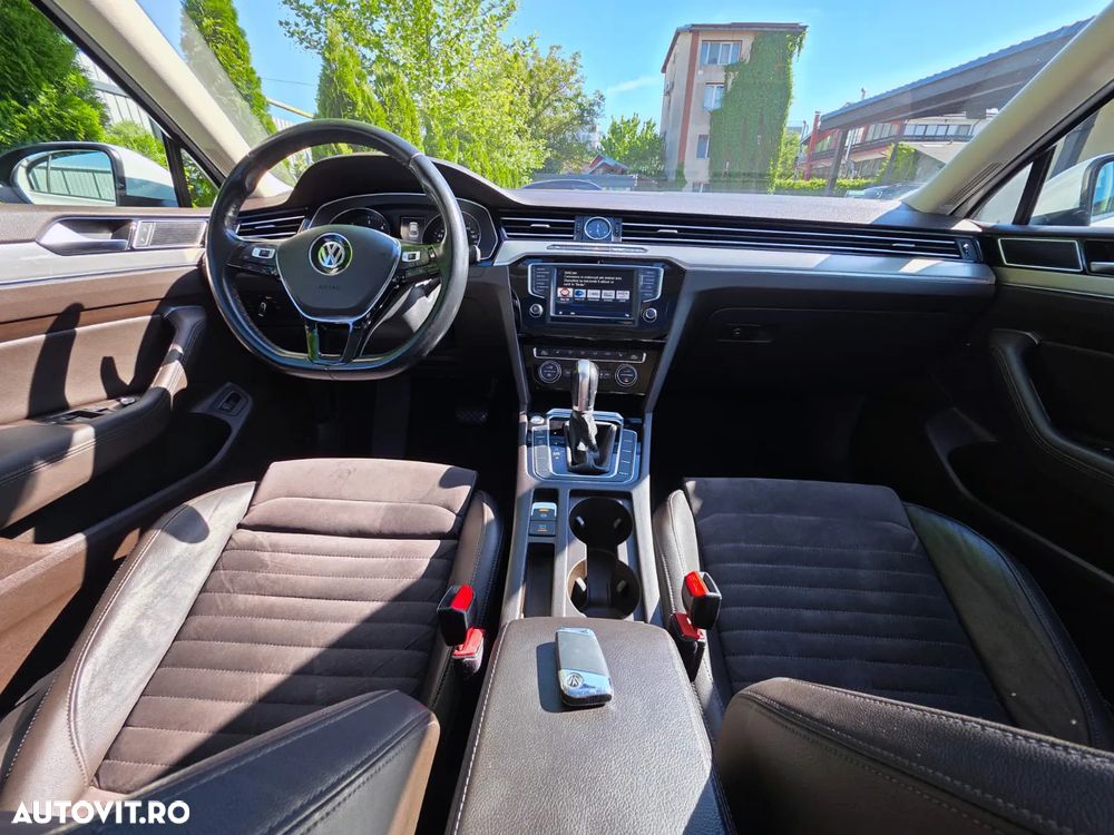 Volkswagen Passat 2.0 TDI DSG Highline - 8
