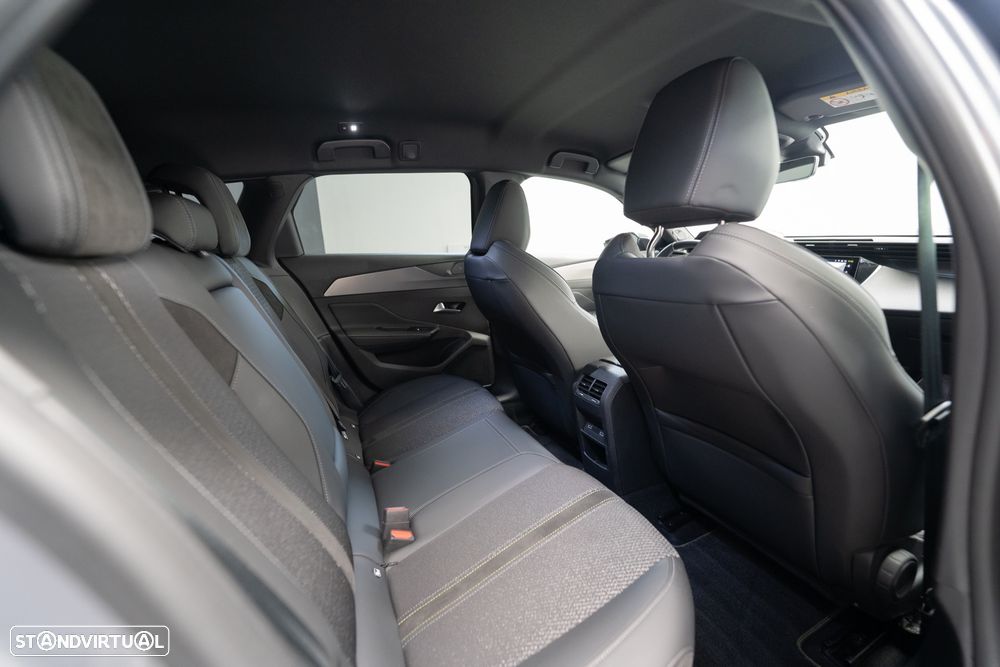 Peugeot 308 SW 1.6 Hybrid GT Pack e-EAT8 - 32