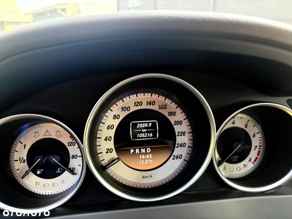 Mercedes-Benz Klasa C 180 CGI Automatik BlueEFFICIENCY Elegance - 18