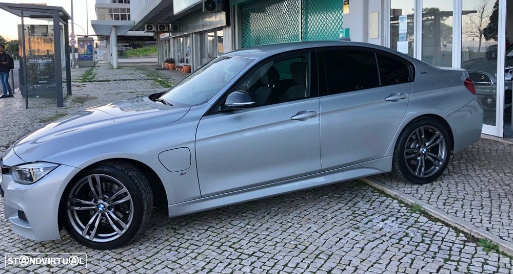 BMW 330 e iPerformance Pack M - 2
