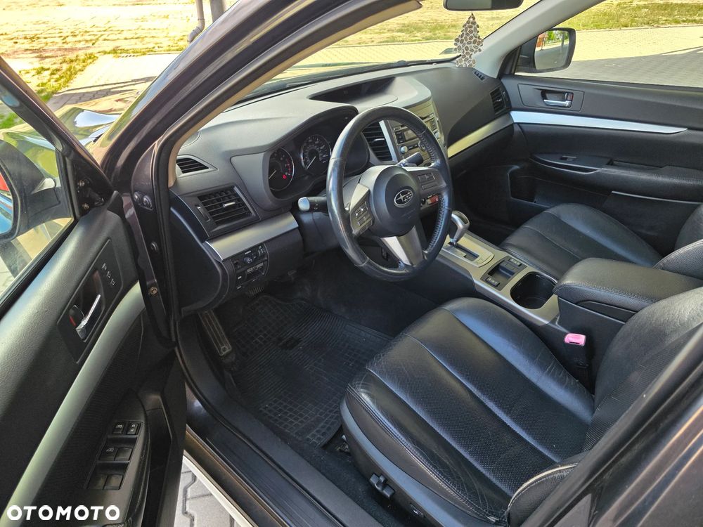 Subaru Outback - 12