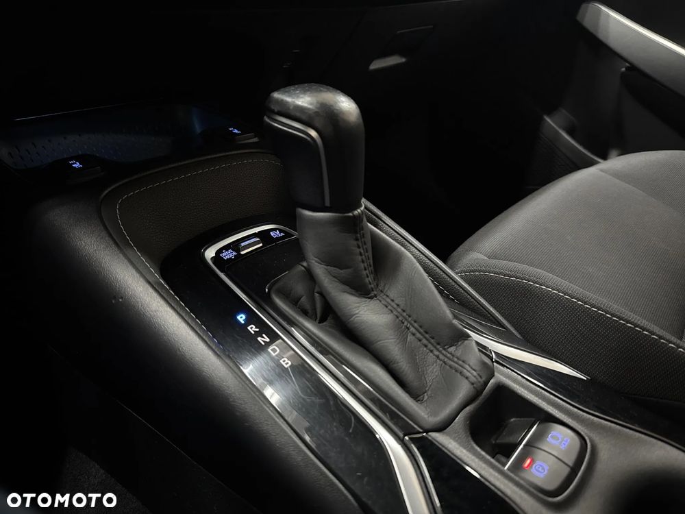 Toyota Corolla 1.8 Hybrid GPF Comfort - 24