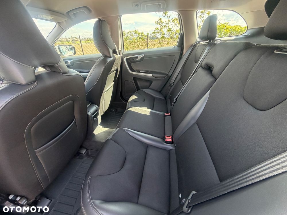Volvo XC 60 D5 AWD Momentum - 15
