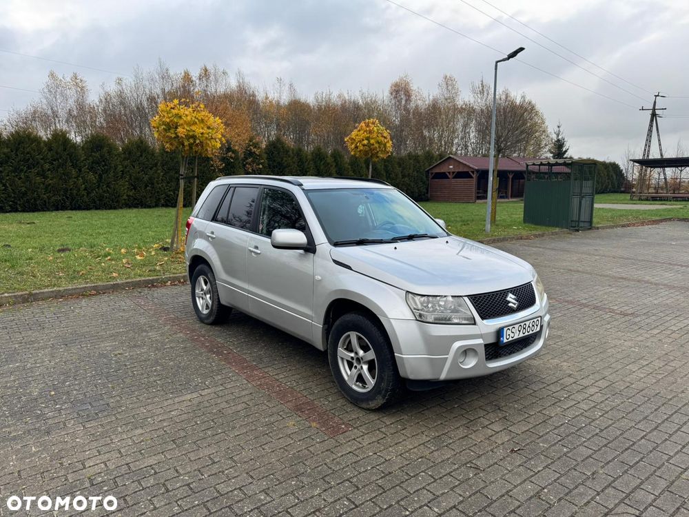 Suzuki Grand Vitara 2.0 - 12