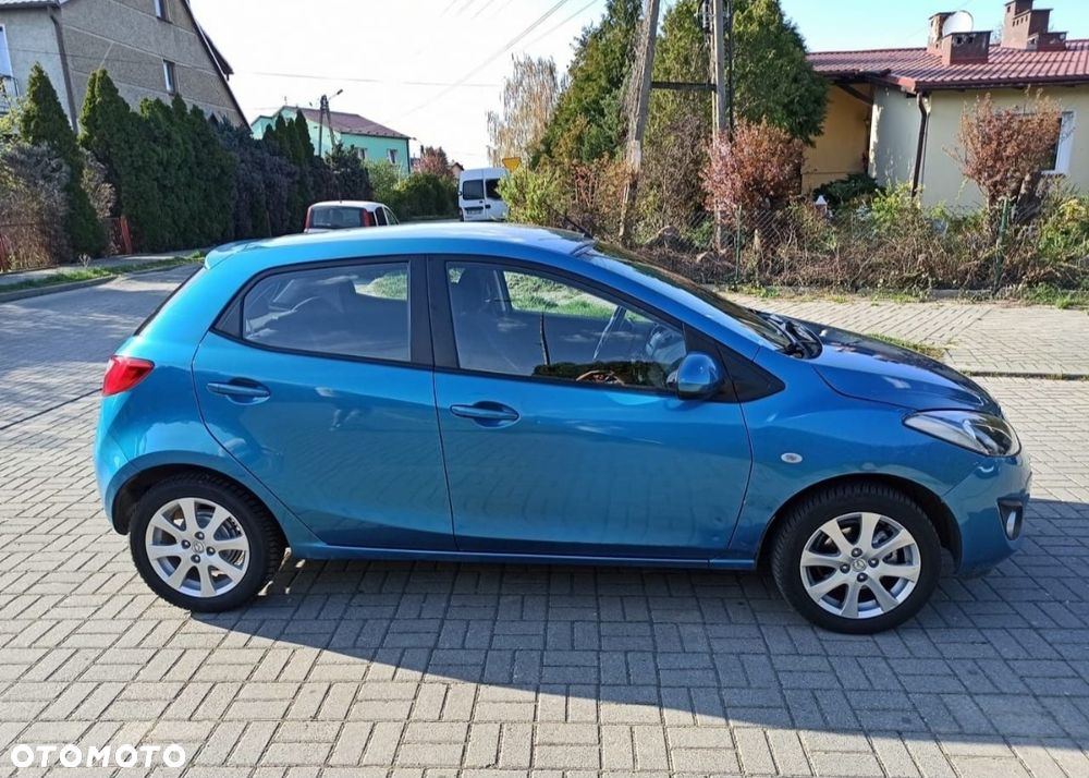 Mazda 2 - 3