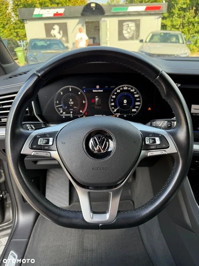 Volkswagen Touareg 3.0 V6 TDI 4Motion DPF Automatik R-Line - 17