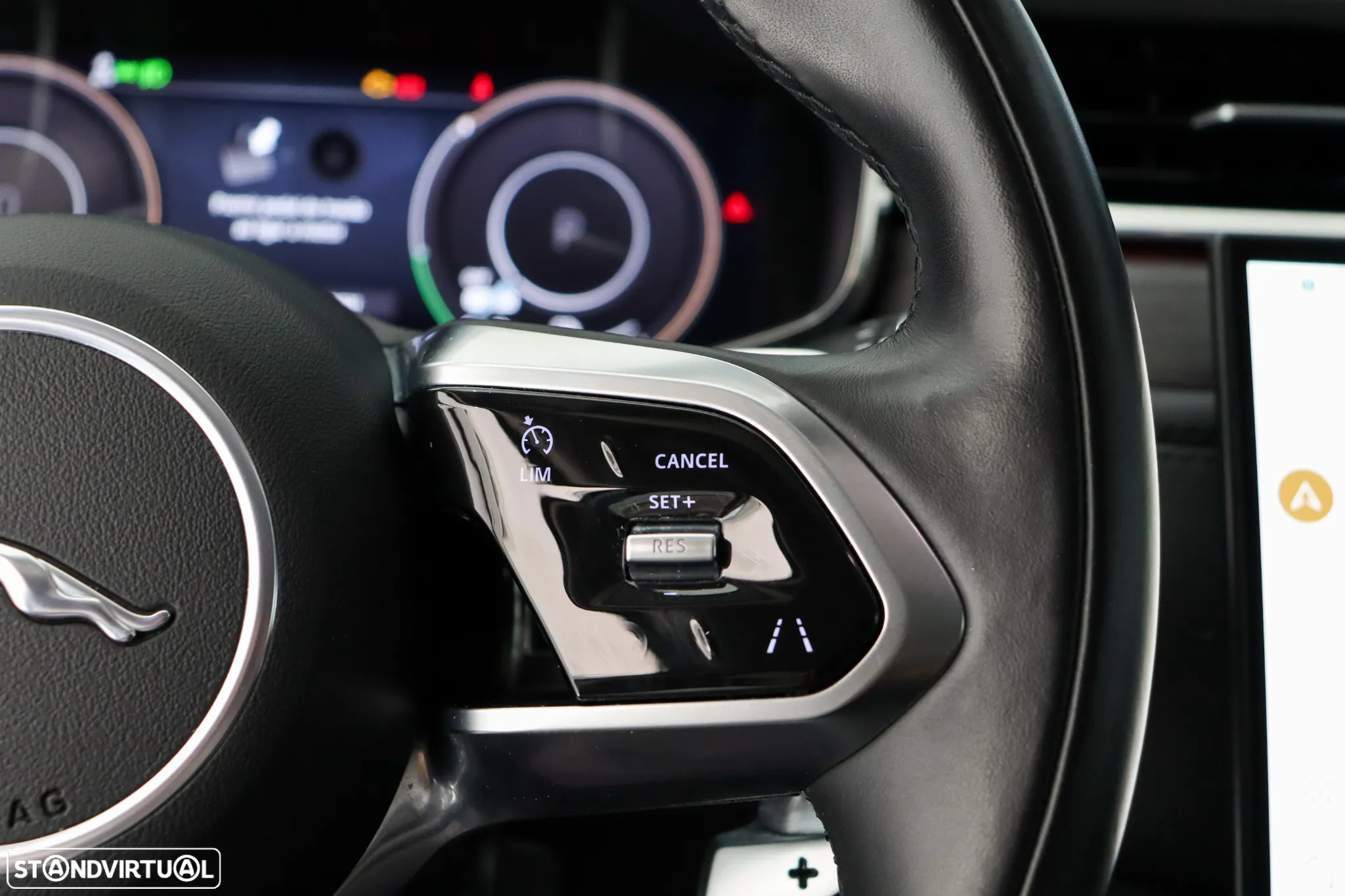 Jaguar F-Pace 2.0 P400e AWD R-Dynamic S - 33
