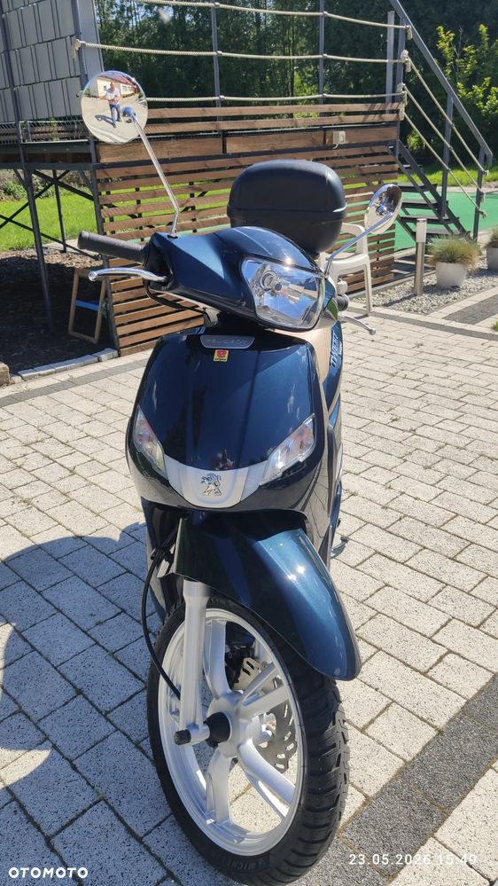 Peugeot Tweet - 8