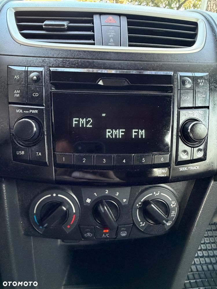 Suzuki Swift 2010 photo 5