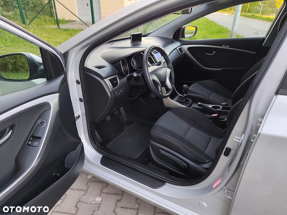 Hyundai i30 blue 1.4 YES Silver - 5