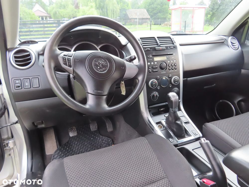 Suzuki Grand Vitara 2.0 Comfort - 19