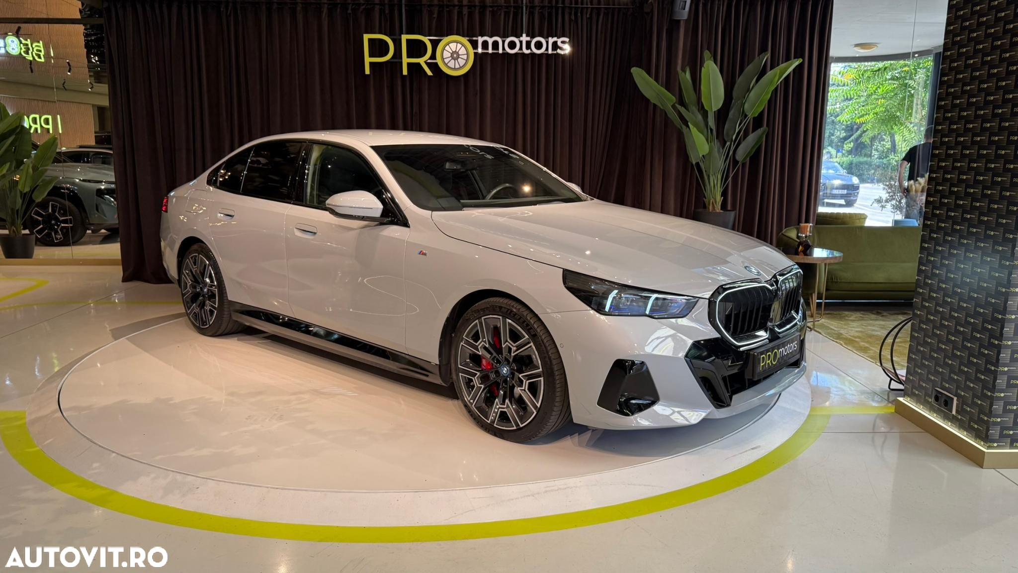 BMW Seria 5 550e xDrive Aut. - 2