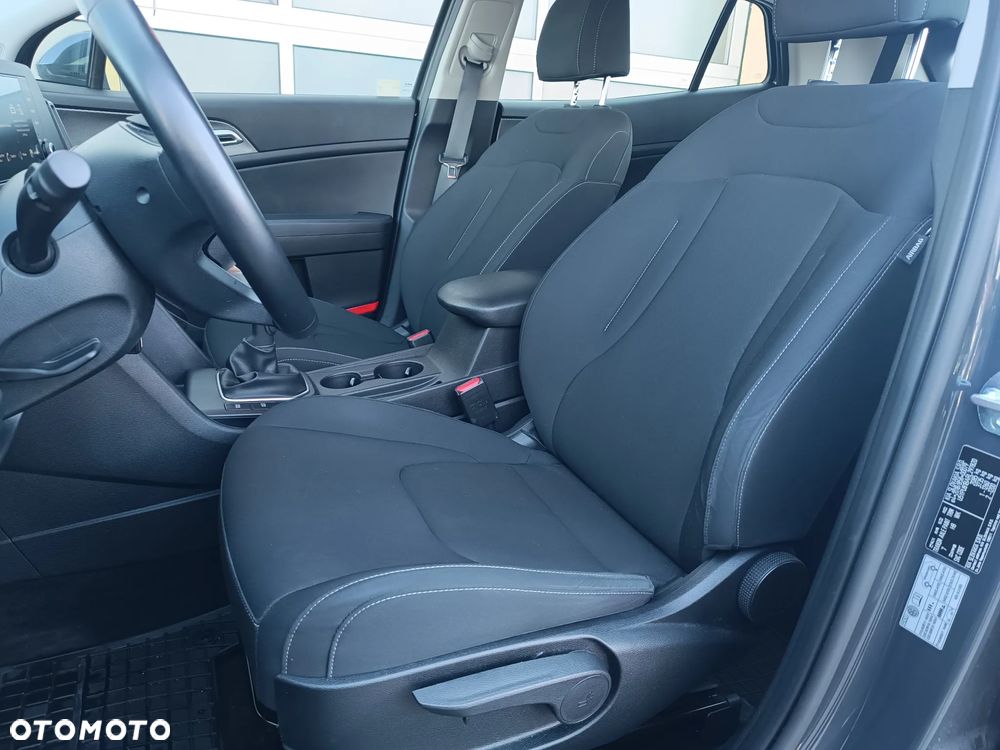 Kia Sportage - 11