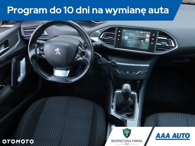 Peugeot 308 - 8
