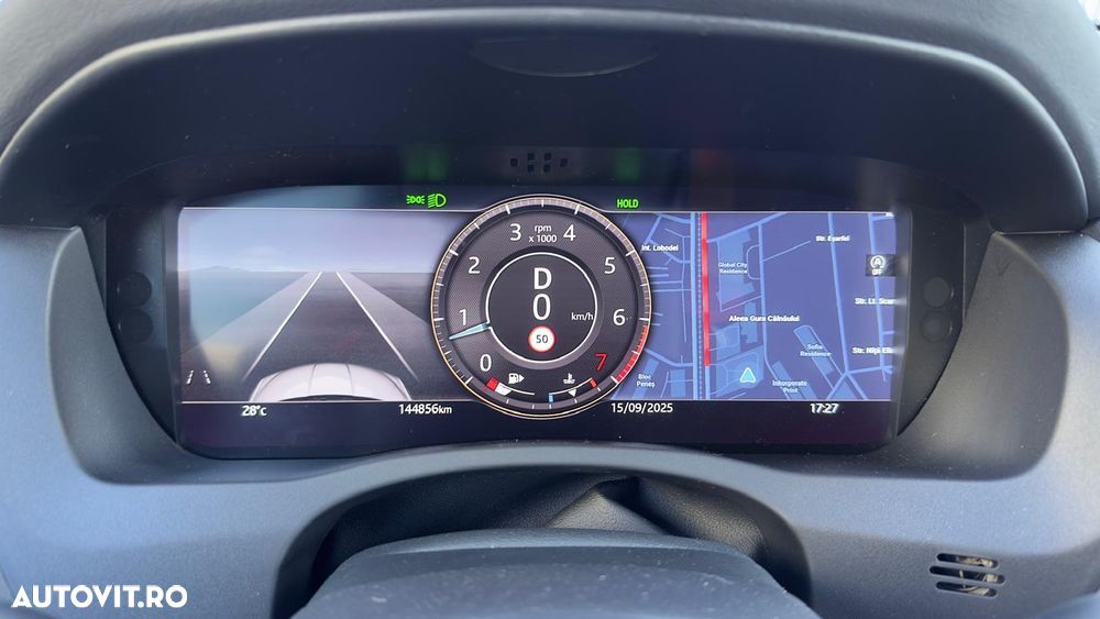 Jaguar XE P300 AWD R-Dynamic HSE - 18