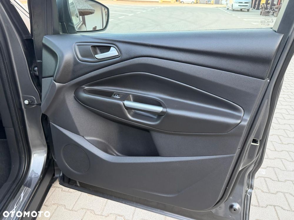 Ford Kuga 2.0 TDCi 4WD Titanium Plus - 29
