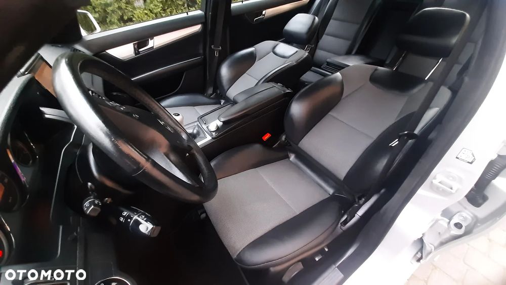 Mercedes-Benz Klasa C 200 Kompressor Avantgarde - 32