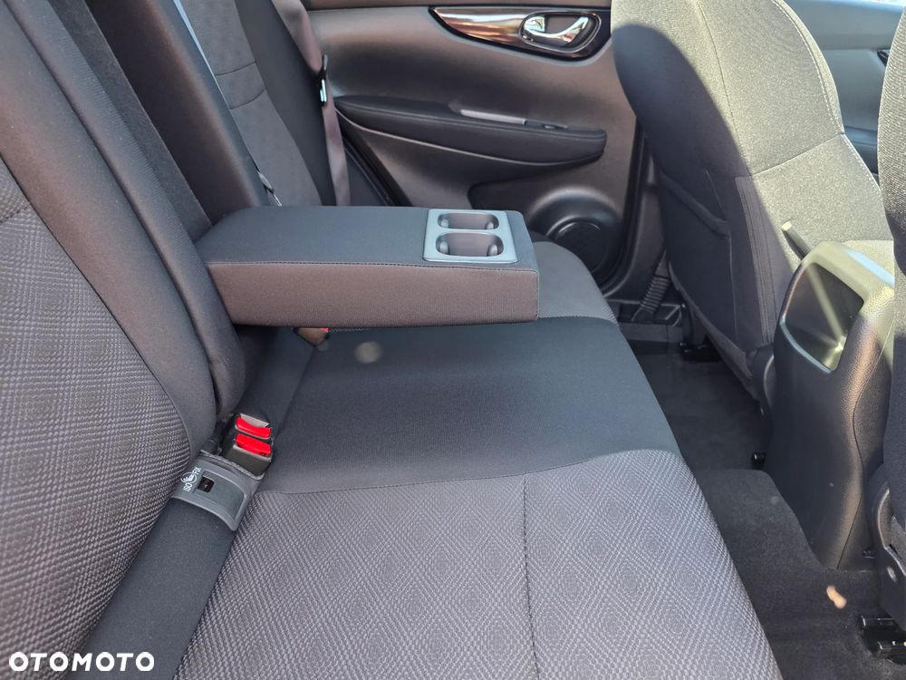 Nissan Qashqai 1.6 DIG-T N-Connecta - 23