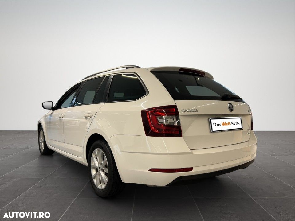 Skoda Octavia Combi Diesel 2.0 TDI 4X4 DSG Style - 6