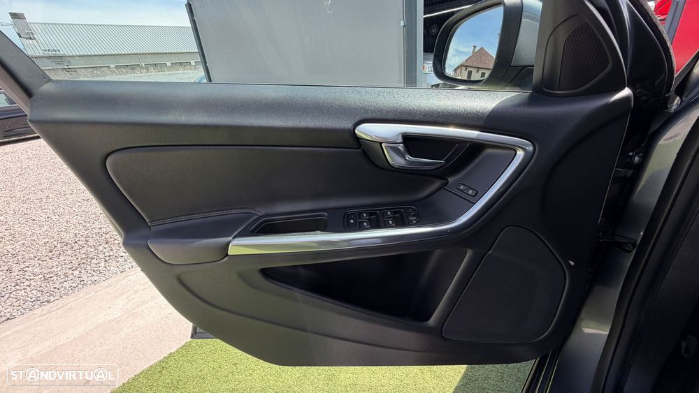 Volvo S60 D4 Momentum - 39